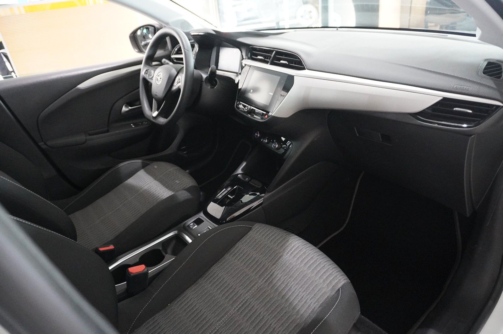 Fahrzeugabbildung Opel Corsa-e F EDITION 7KW NAVI/VIRT/SPORT/DAB/WÄRMEP