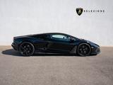 Lamborghini Revuelto V12 MY25 CARBON CORSA-TEX PASSENGER-DIS - schwarze Lamborghini Revuelto