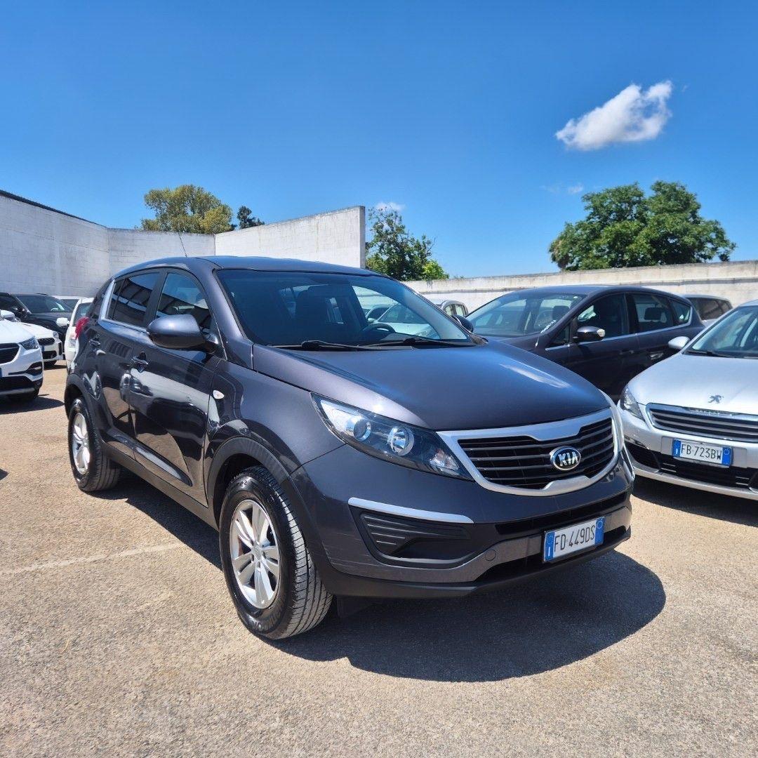 Kia Sportage 2012 — салон
