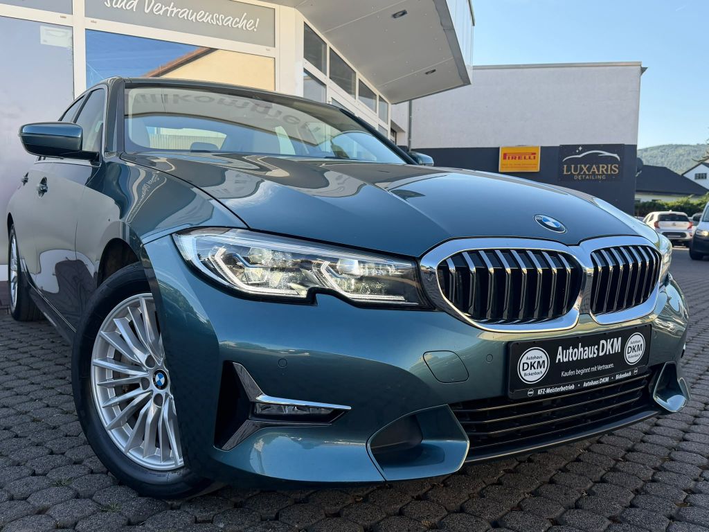 Image of BMW 330