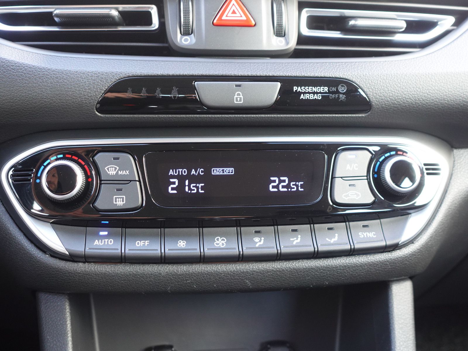 Fahrzeugabbildung Hyundai i30cw Trend 1.5TGDI AUTOMATIK,Navi,Kamera,Sitzhz