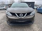 Nissan Qashqai N-Connecta * Navi* - Nissan Qashqai N-CONNECTA mit Diesel-Antrieb