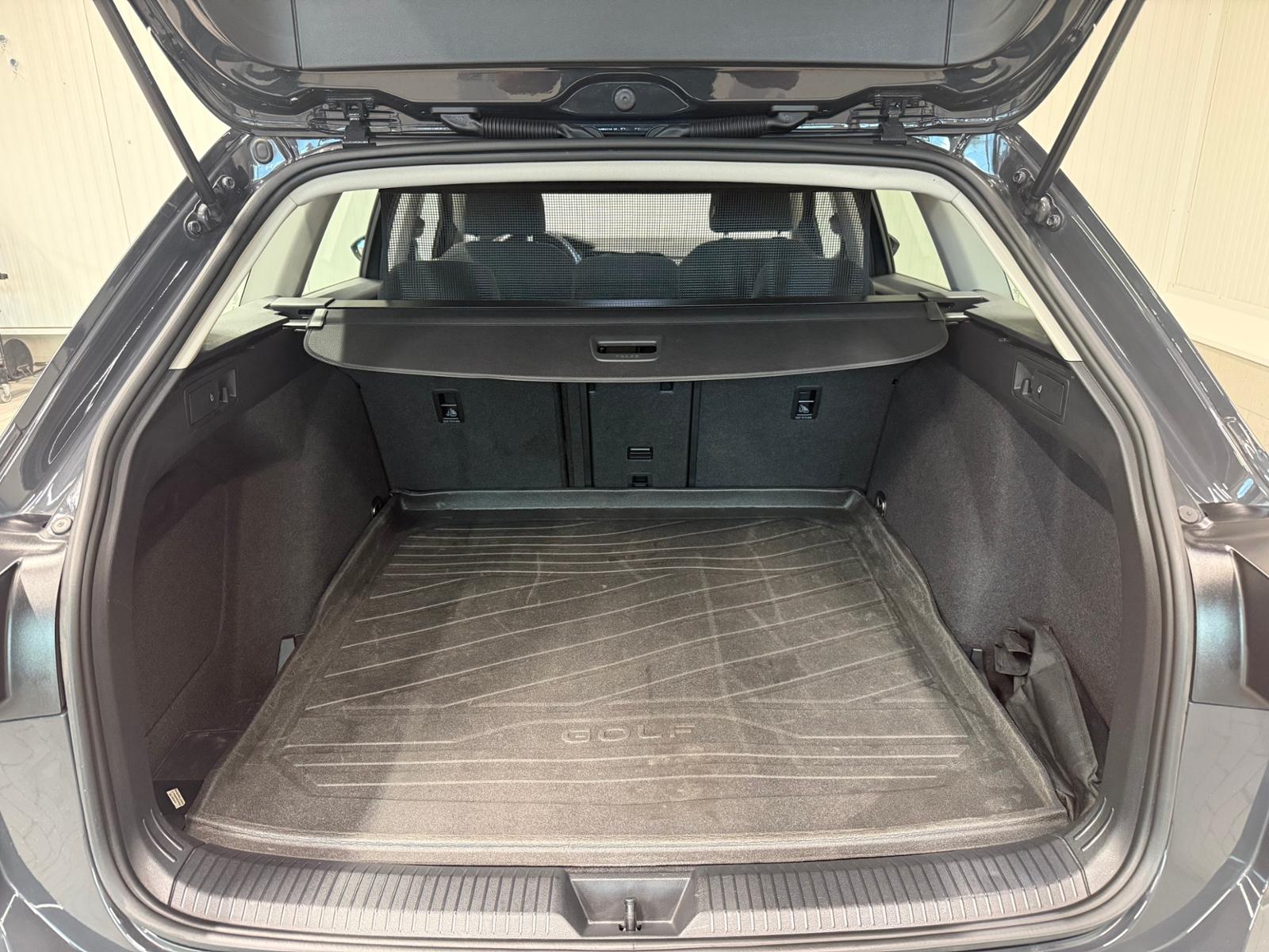 Volkswagen Golf VIII Variant Life 2.0 TDI DSG SHZ APP, миниатюра 6