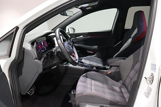 Golf GTI 2.0 TSI DSG NAVI PDC KAMERA SHZ SPORTFW