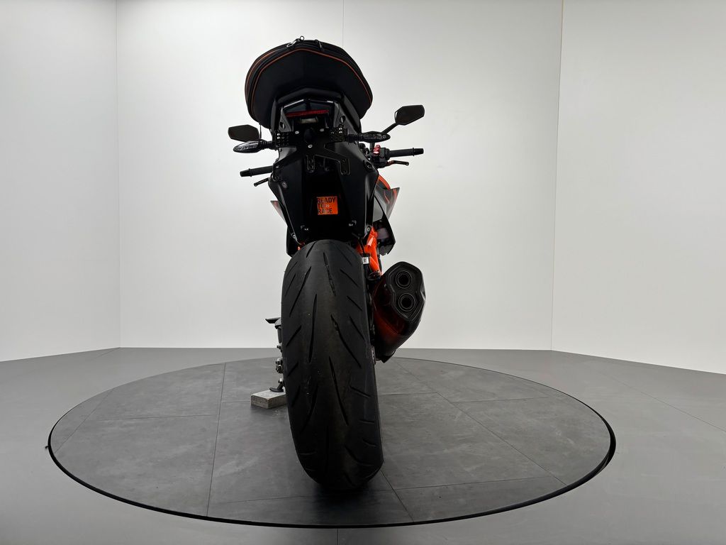 Fahrzeugabbildung KTM 1290 SUPER DUKE R EVO *TECHPACK *AKRA *POWERPART