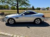 Mercedes-Benz SLC 200 17.875 km | 184 PS - silberne Mercedes-Benz SLC-Klasse