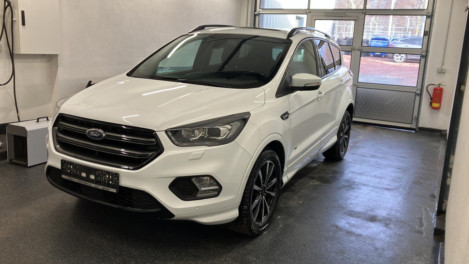 Ford Kuga ST-Line 4x4 Automatik Bi-Xenon Kamera Pano