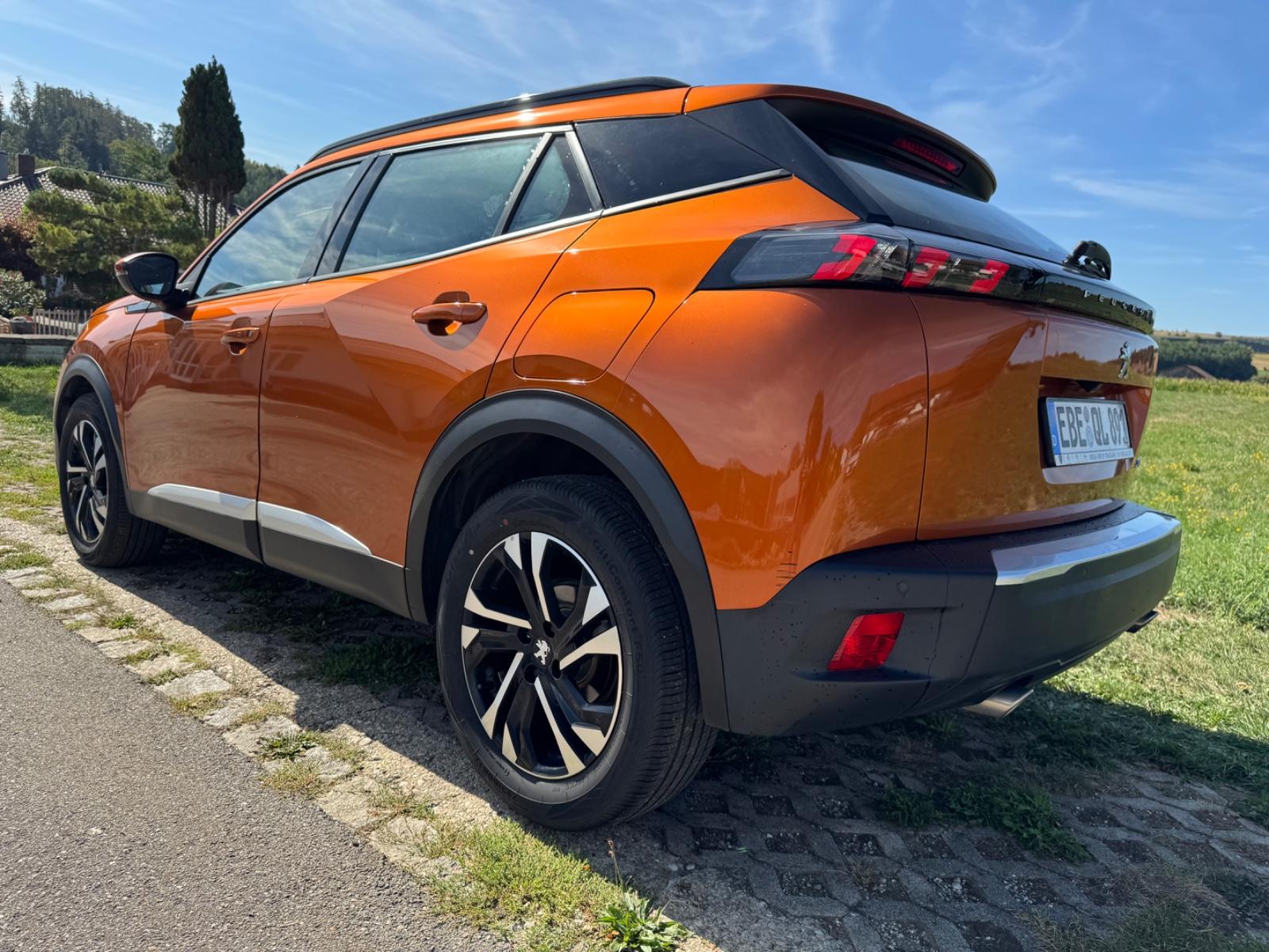 Peugeot 2008 HYBRID 136 e-DSC6 Allure*AUT*PANO*LEDER*