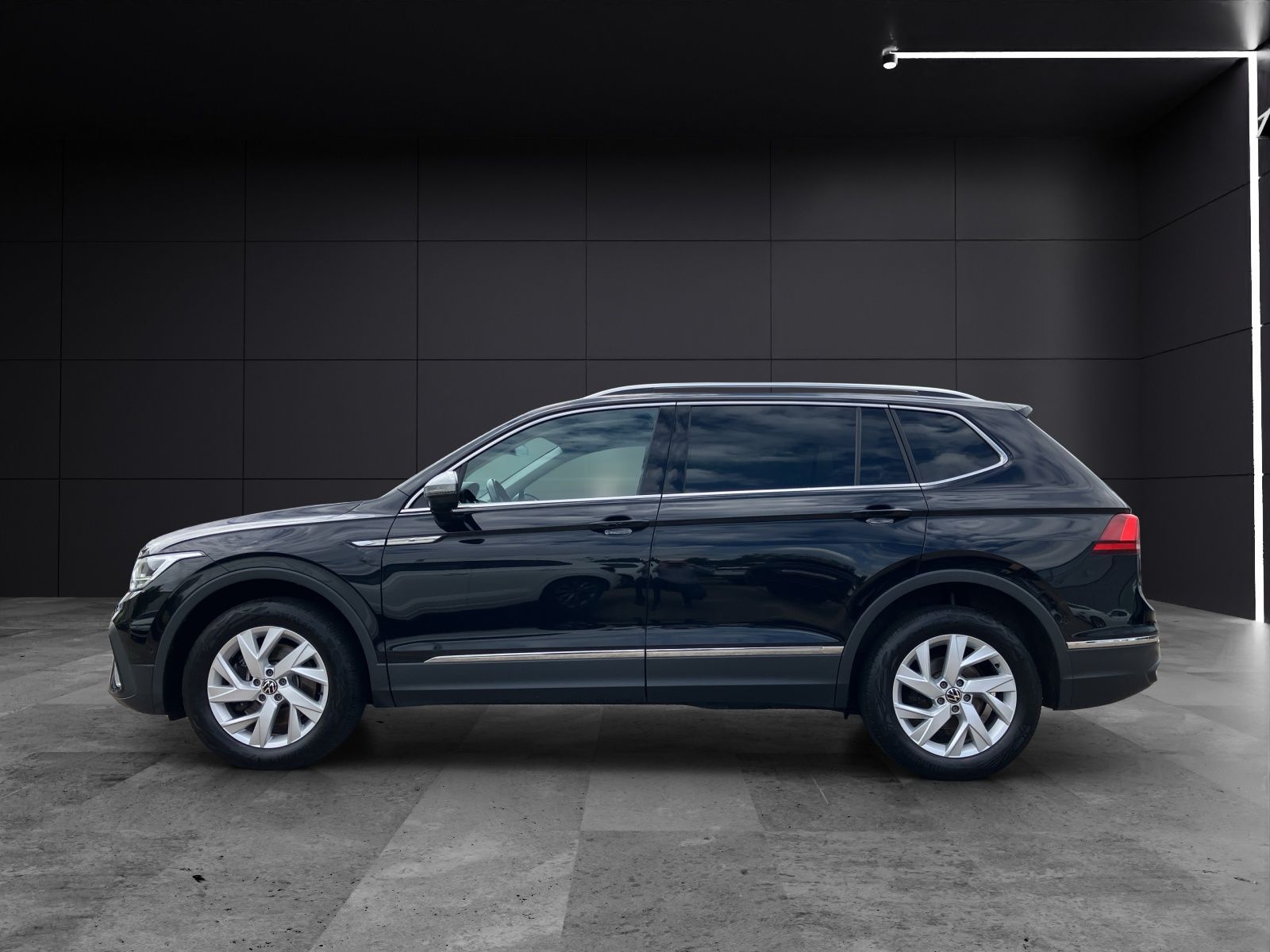 Fahrzeugabbildung Volkswagen Tiguan Allspace Business TDI DSG 4M LED ACC AHK