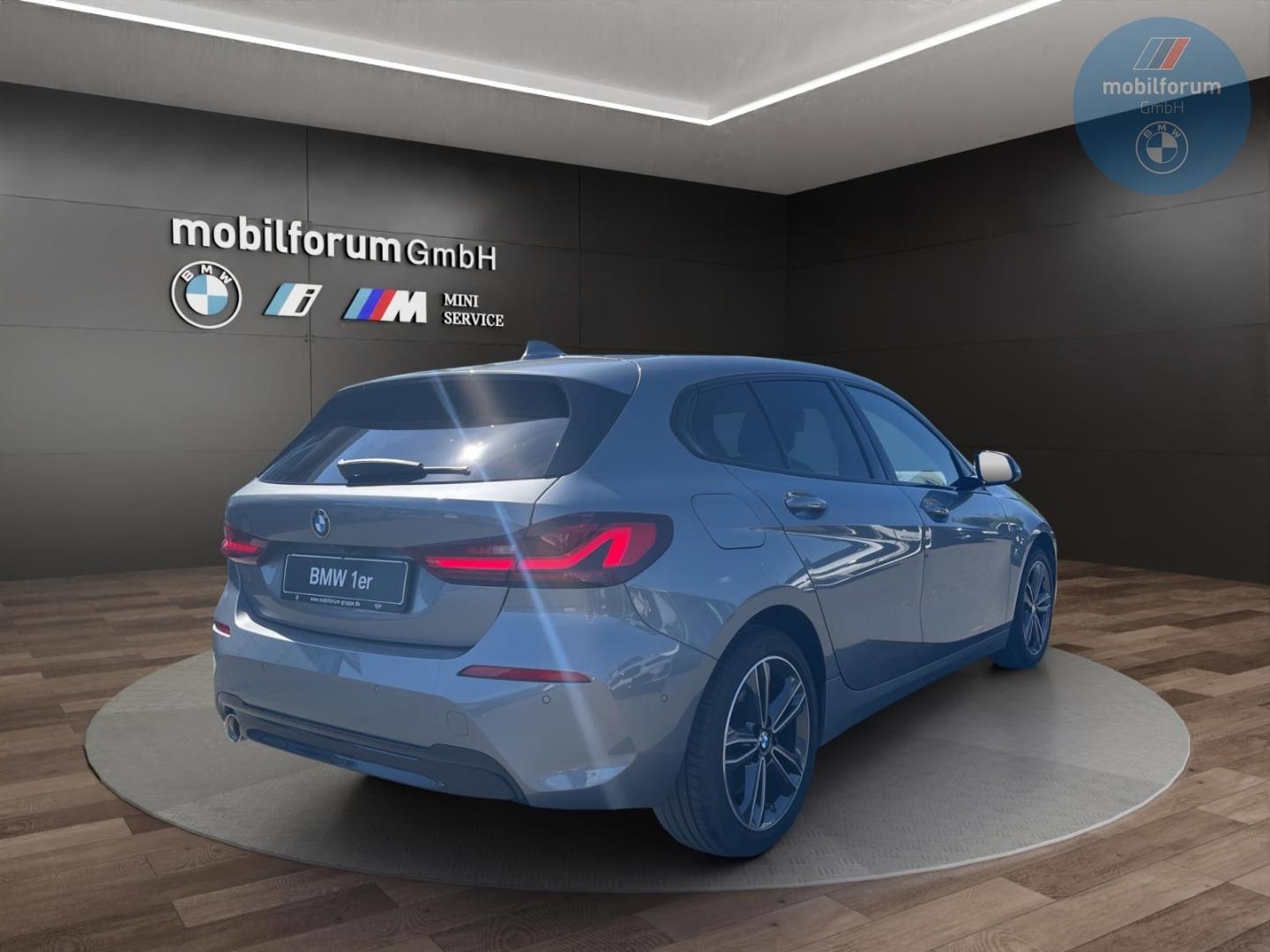 BMW 118 i Sport Line HiFi LenkradHZG DriveAssistant