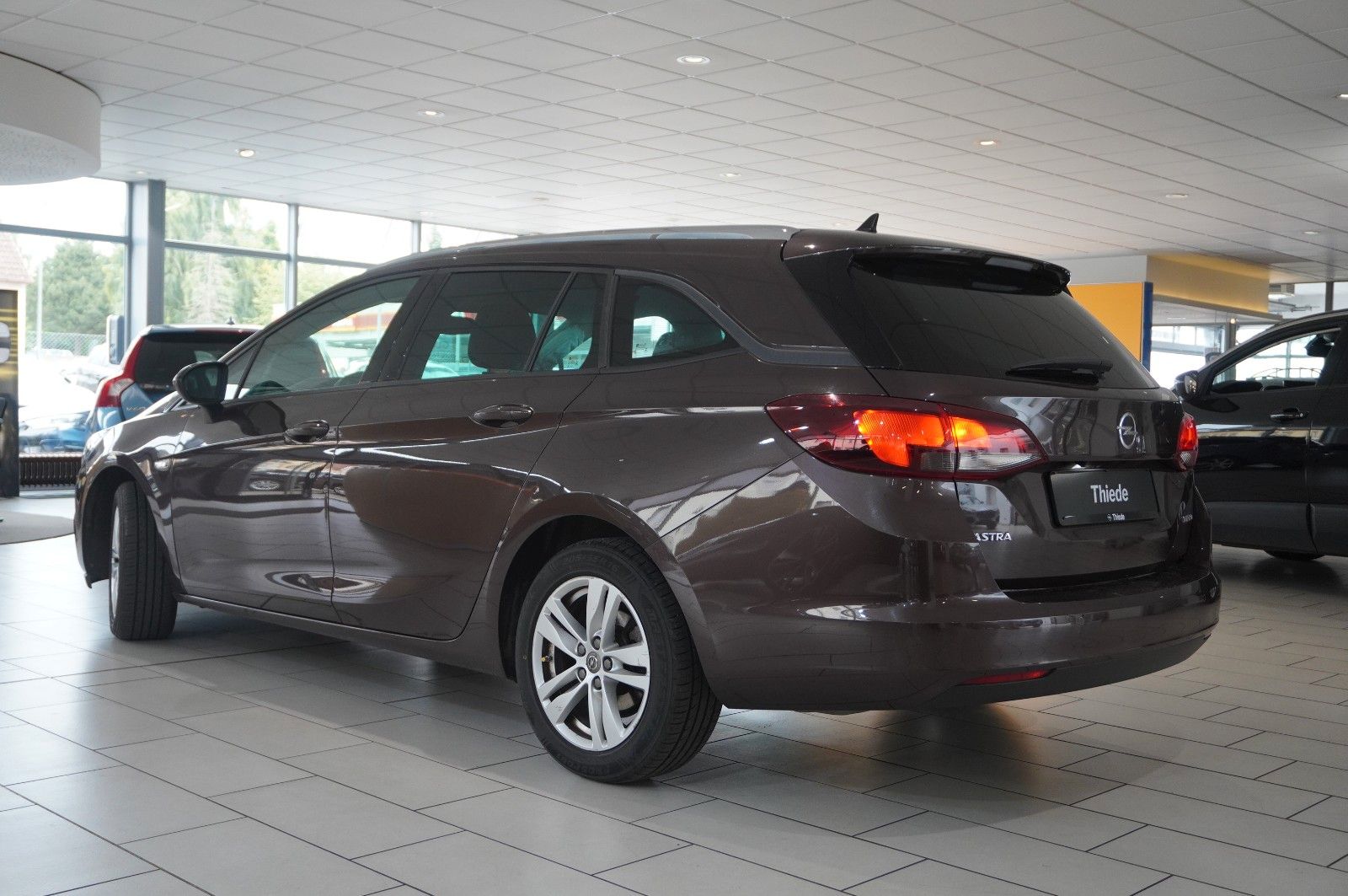 Fahrzeugabbildung Opel Astra K ST 1.4T ON NAVI/LED/KAMERA/SHZ/SPORT/PDC
