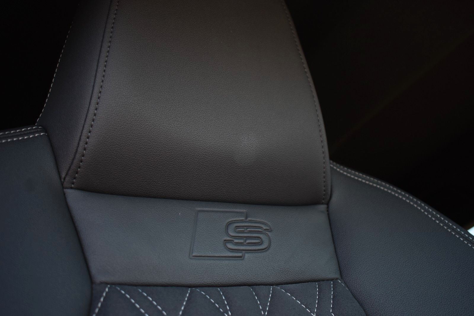 Fahrzeugabbildung Audi S3 Sportback 2.0 TFSI Quattro B&O/Virtual/LED