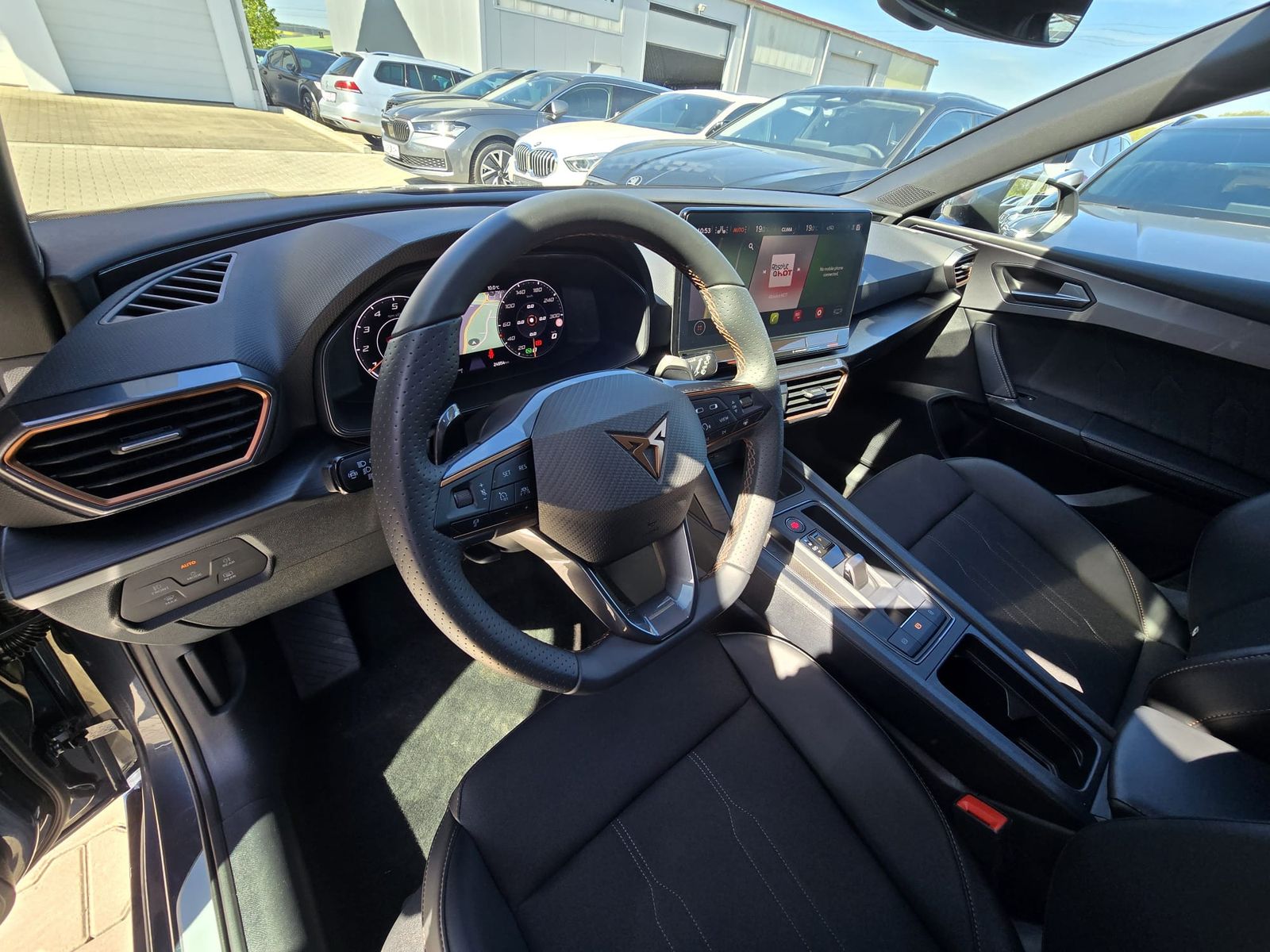 Fahrzeugabbildung CUPRA Leon 1.5 eTSI DSG MATRIX-LED*ACC*AHK*KAMERA*18"