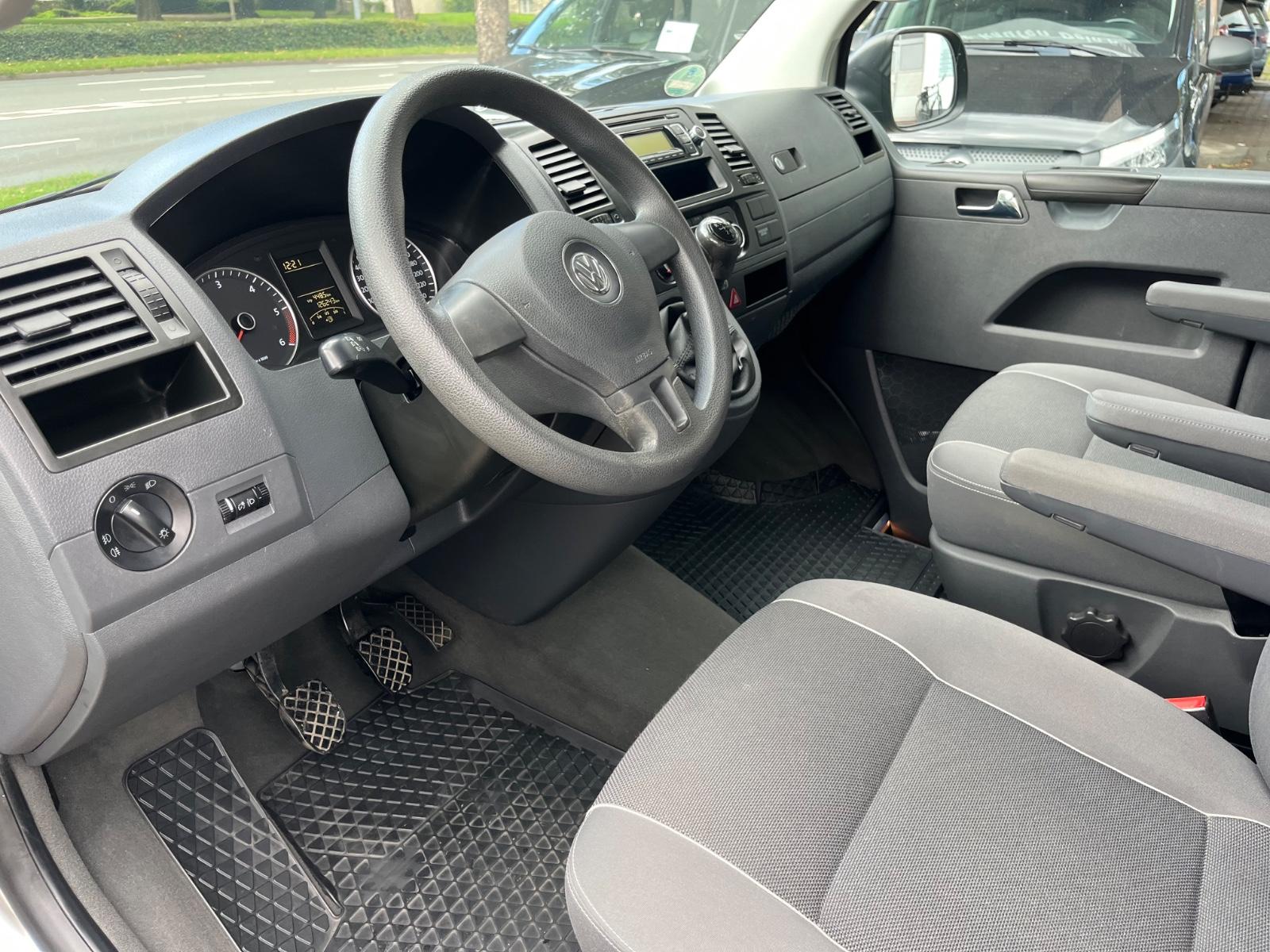 VOLKSWAGEN T5 MULTIVAN 2.0 TDI 140ch - STARLINE - ATTELAGE - PARK ASSIST AVANT/ARRIÈRE - CHAUFFAGE AUXILIAIRE - 1 ERE MAIN