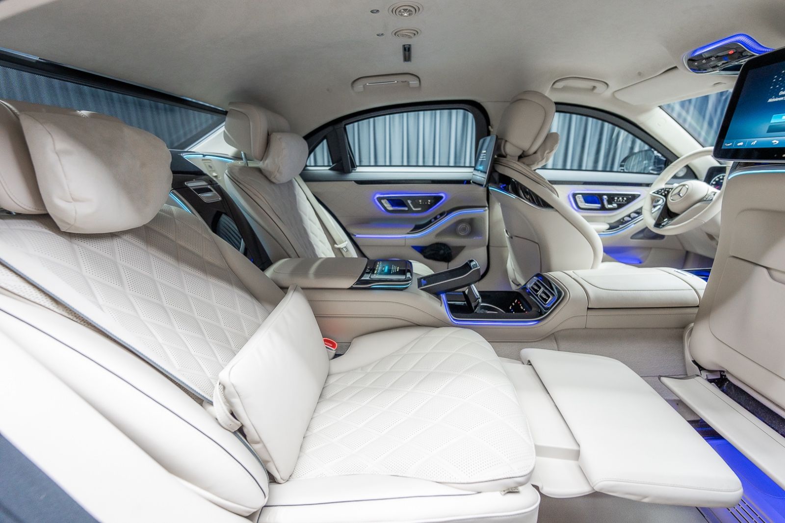 Fahrzeugabbildung Mercedes-Benz S 680 4M GUARD Armored VR10 FULL STOCK 2025