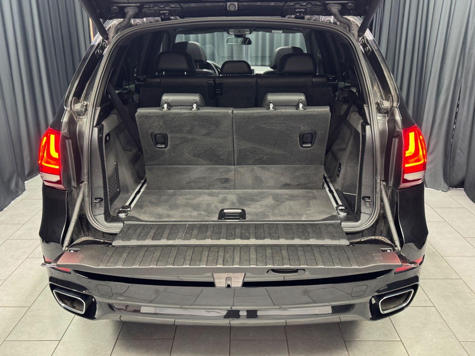 Fahrzeugabbildung BMW X5 40d xDrive|M-SPORT|PANO|7-SITZER|SOFT-CLOSE|