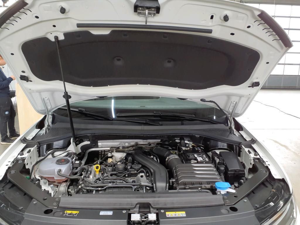 Volkswagen Tiguan Life MOVE 1.5 TSI AHK*Klima*Tempo*PDC*RFK
