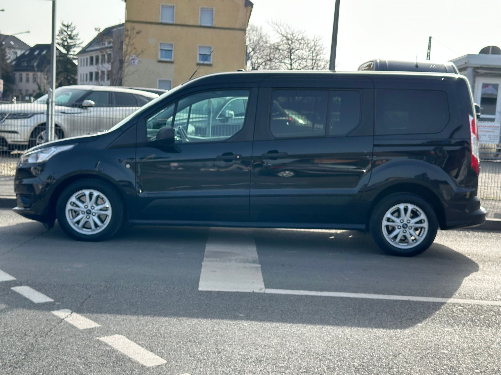 Fahrzeugabbildung Ford GRAND TOURNEO CONNECT*7 SITZER+AUTOM*