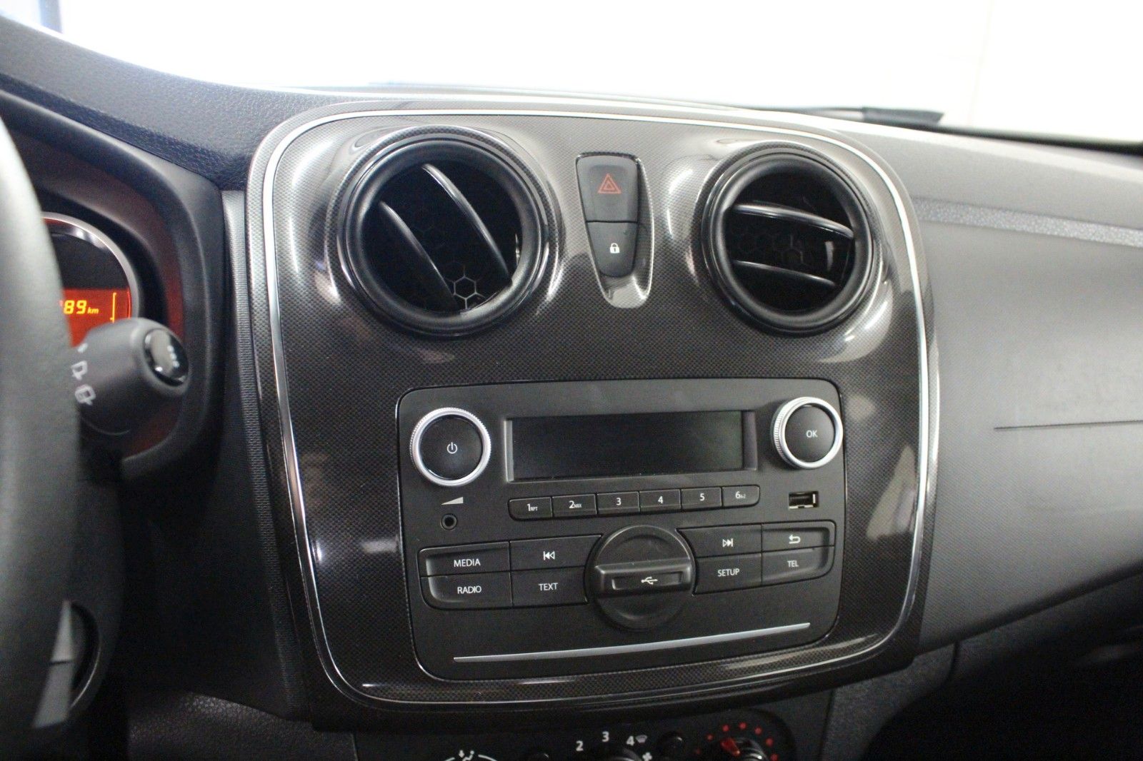 Fahrzeugabbildung Dacia Sandero TCE 100 Eco G*Klima*Radio/CD*LPG