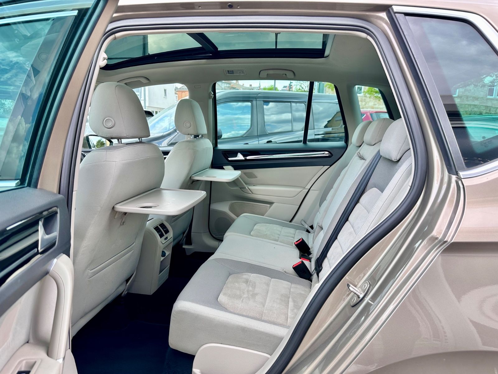 Fahrzeugabbildung Volkswagen GOLF SPORTSVAN VII HIGHLINE*MOD.2016+PANO+AUTOM.