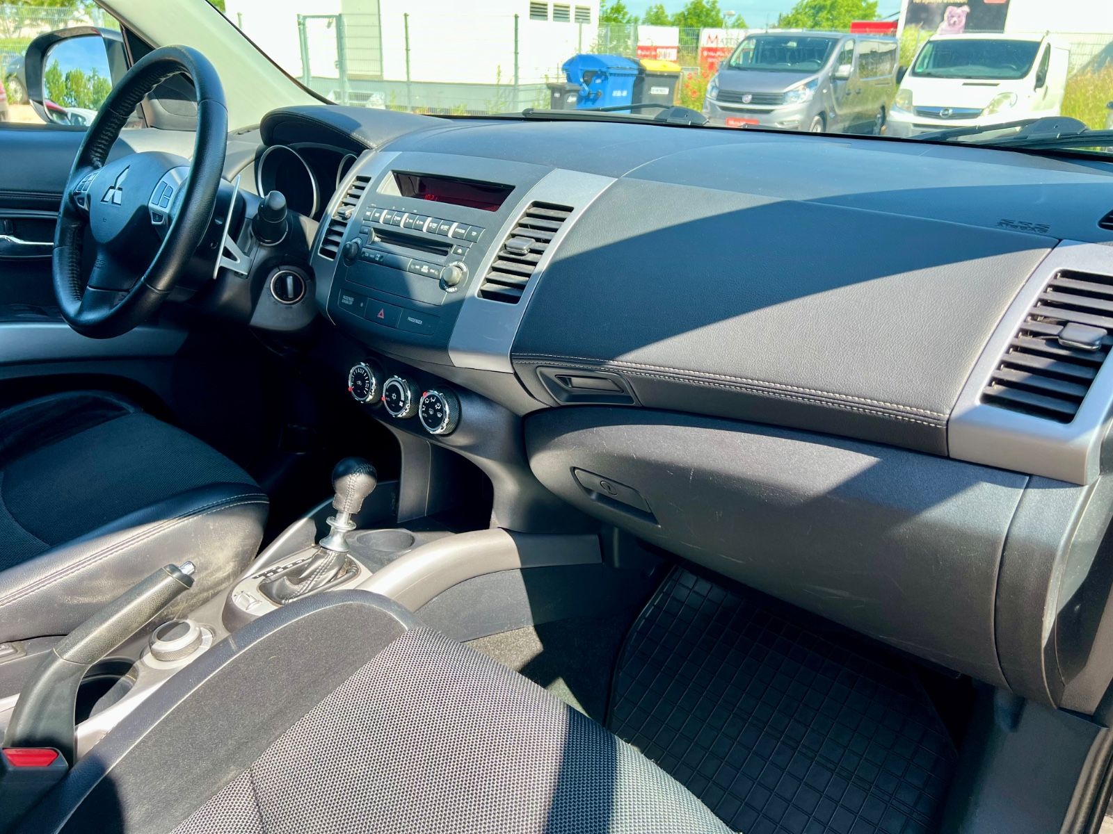 MITSUBISHI Outlander 4WD AAC SHZ XENON KAMERA