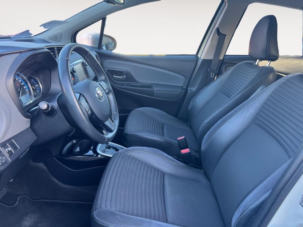 Fahrzeugabbildung Toyota Yaris Hybrid 1.5 VVT-i Lounge