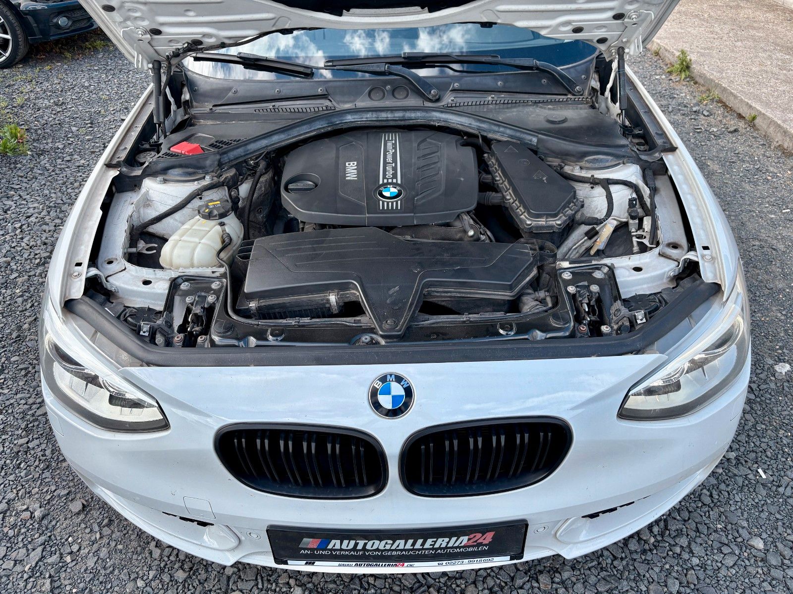 Fahrzeugabbildung BMW 120d 5-Türer URBAN Aut. Navi Xenon Leder SpeedLi