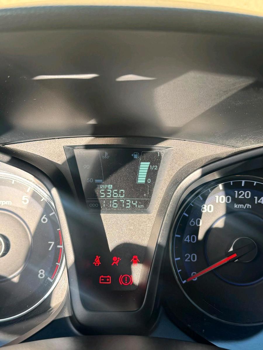 Hyundai ix20 2015 — photo 11