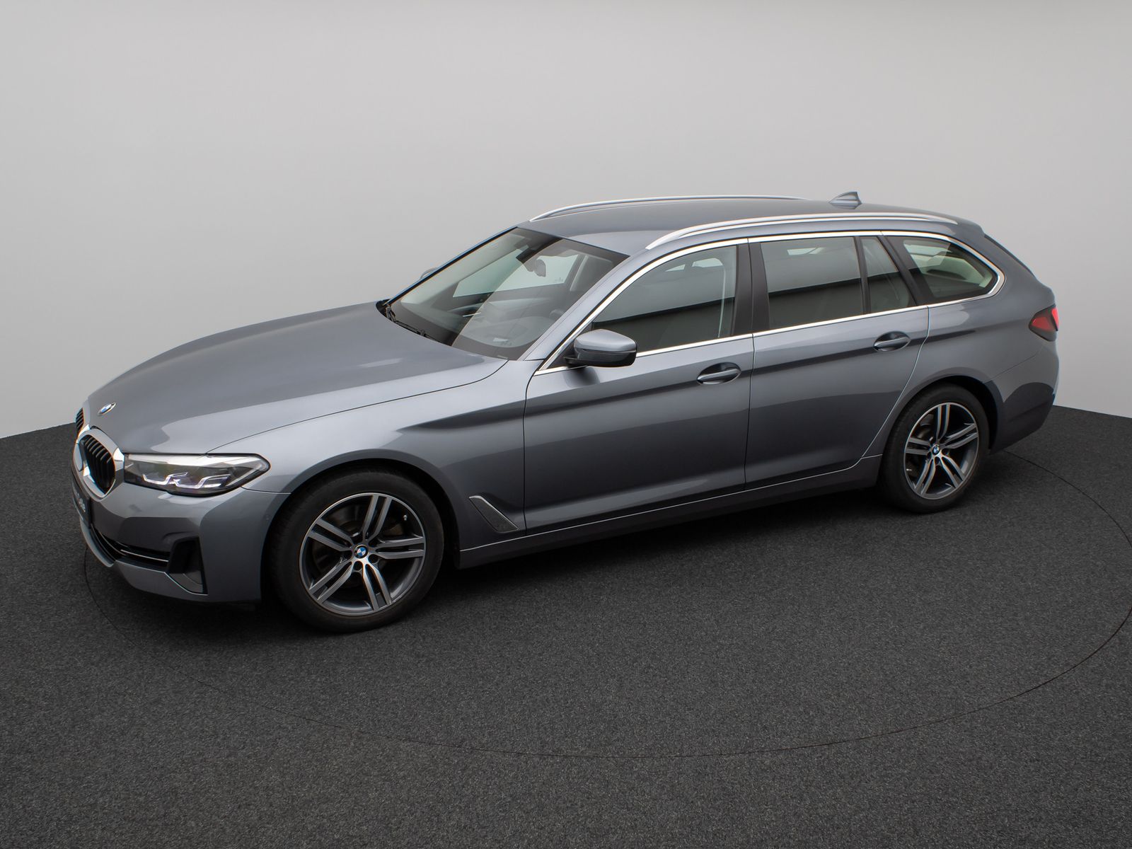 Fahrzeugabbildung BMW 520d Kamera HiFi HUD DAB WLAN Komfort Alarm AHK