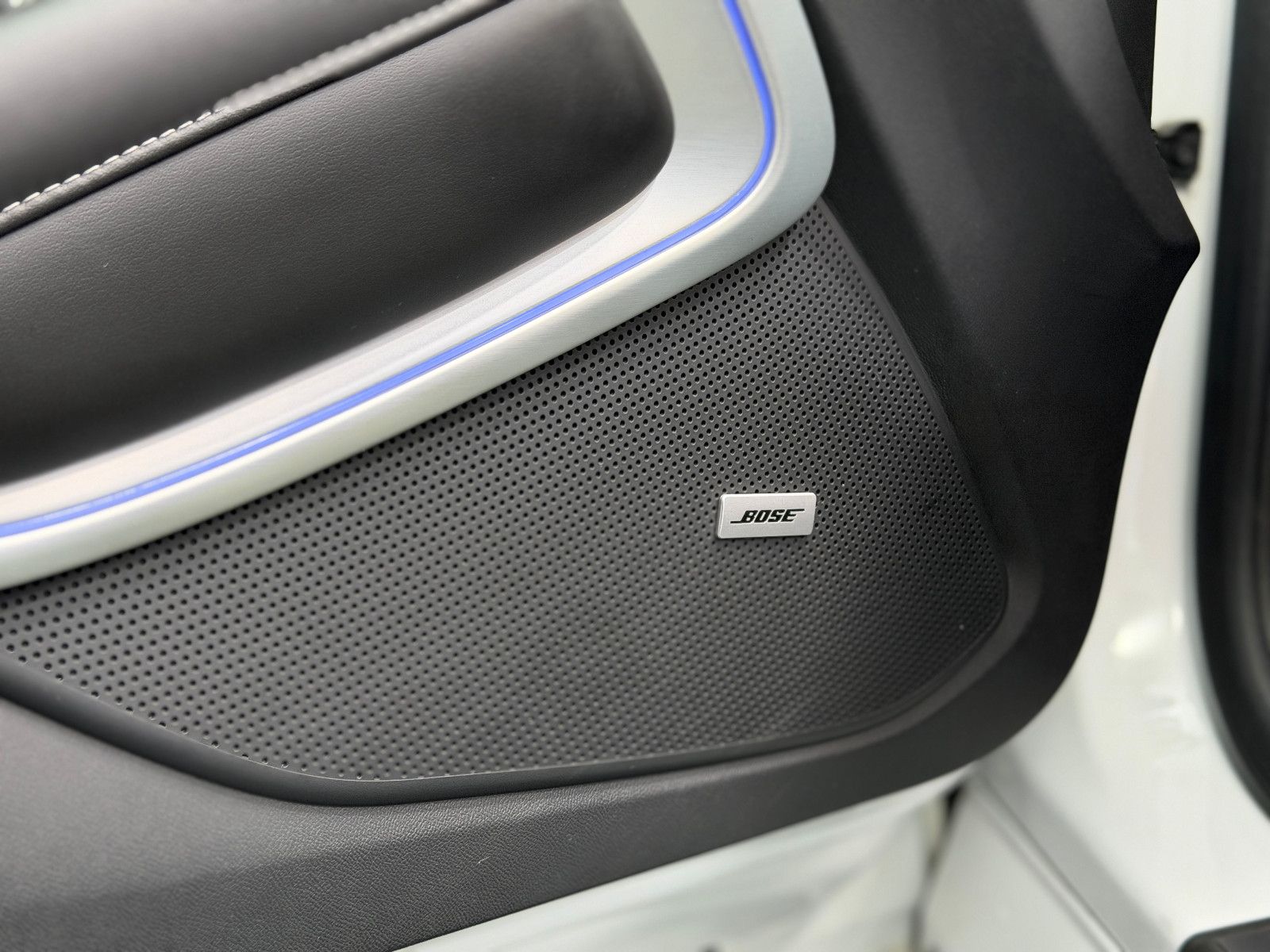 Fahrzeugabbildung Chevrolet Camaro Coupé V8|SCHALTER|RECARO|DEUTSCHES FZG|