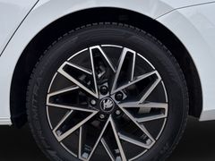 SKODA Combi 2.0 TDI Tour LED Matrix AHK 360Grad Virtul