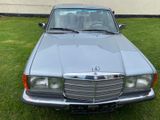 Mercedes-Benz 280 E W123 - Mercedes-Benz 280 mit Benzin-Antrieb: Limousine, W123