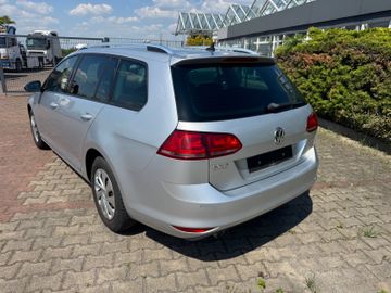 Volkswagen Golf - 6