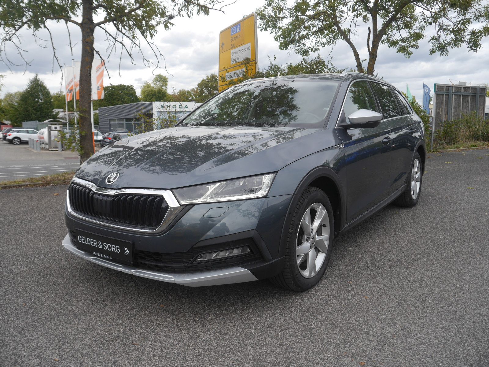 Skoda Octavia Combi Scout 2.0 TDI 4x4 NAVI|RFK|MATRIX