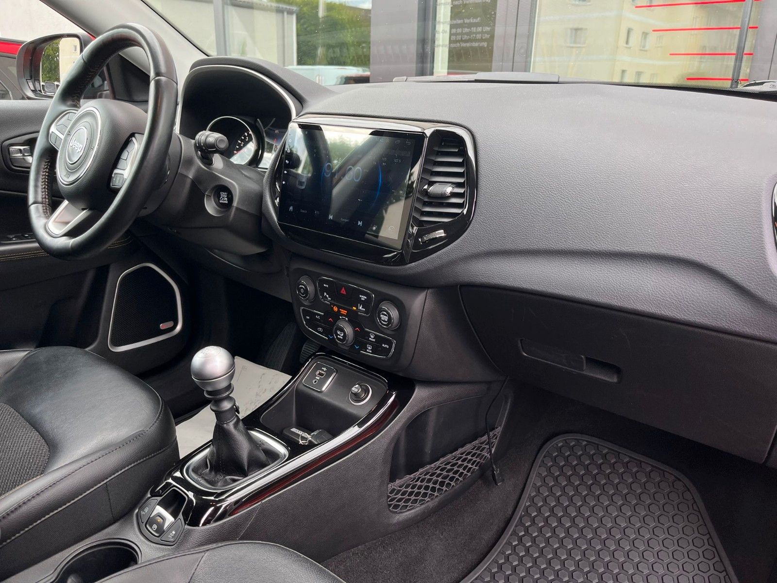 Fahrzeugabbildung Jeep Compass Limited FWD