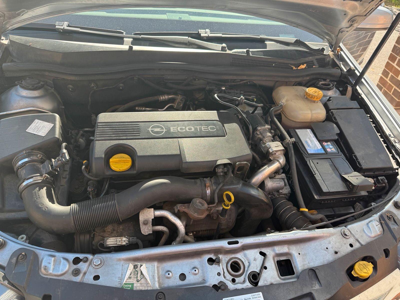 Opel Astra 2008 — photo 11