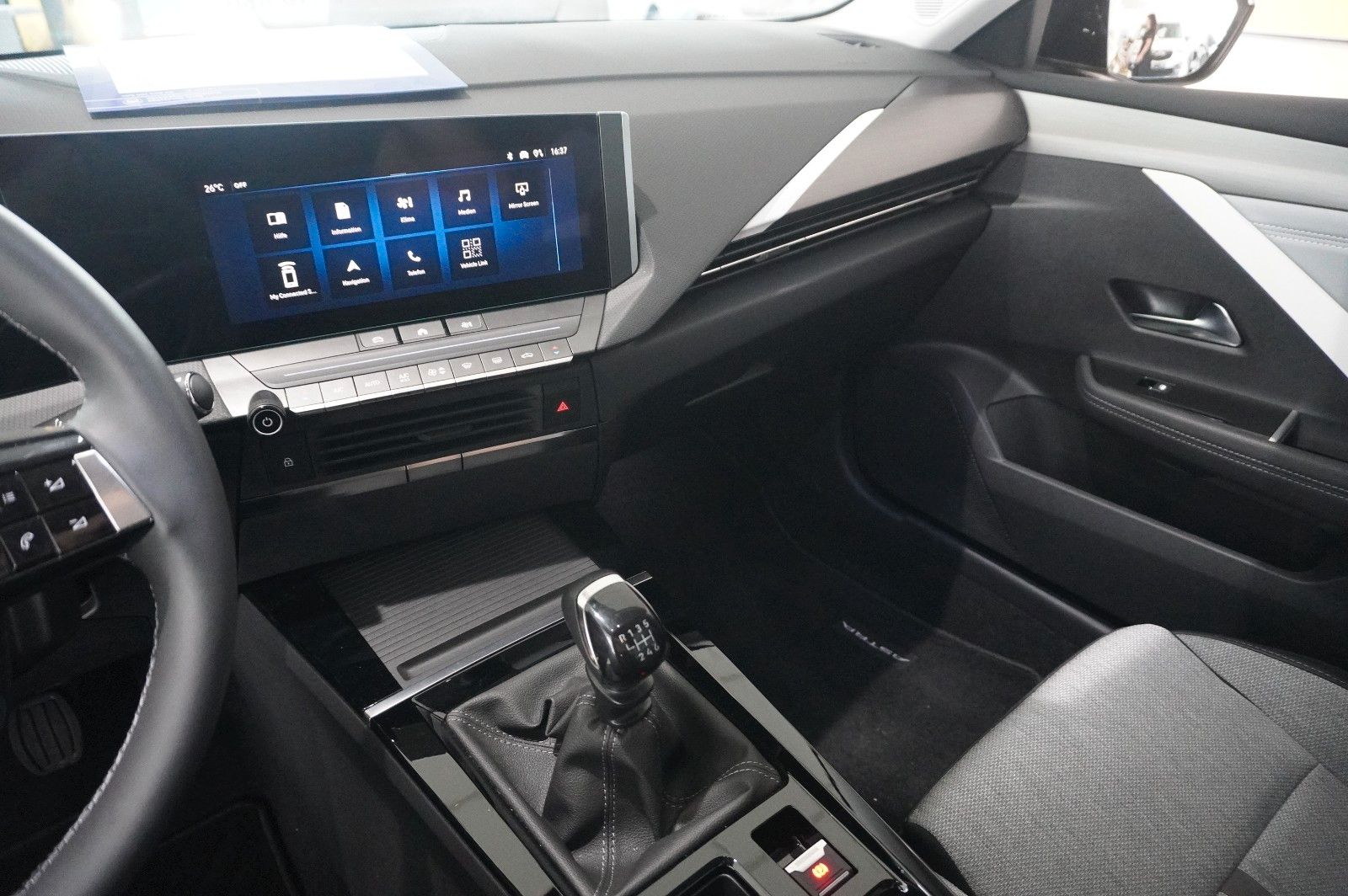Fahrzeugabbildung Opel Astra L Lim. 1.2T ELEGANCE NAVI/LED/KAMERA/SPORT