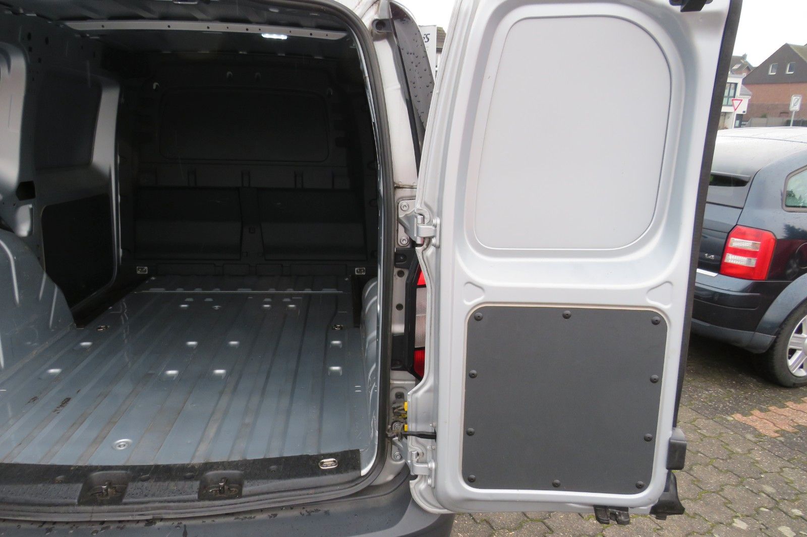 Fahrzeugabbildung Volkswagen Caddy Cargo Maxi TDI FLÜGEL SITZH. TELVOR PDC 1H