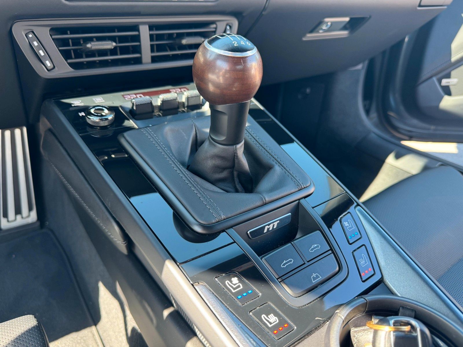 Fahrzeugabbildung Porsche 992.2 Carrera T Cabriolet*Matrix*360°*Ganzleder*