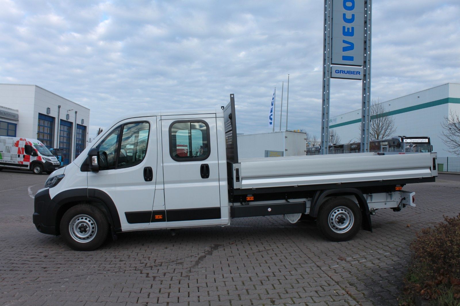 Fahrzeugabbildung Fiat Ducato DoKa  Pritsche 35 Standheizung/AHK