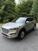 Hyundai TUCSON 1.7 CRDI 2WD Trend 1.Hand Top - Hyundai TUCSON Gebrauchtwagen in Gelsenkirchen
