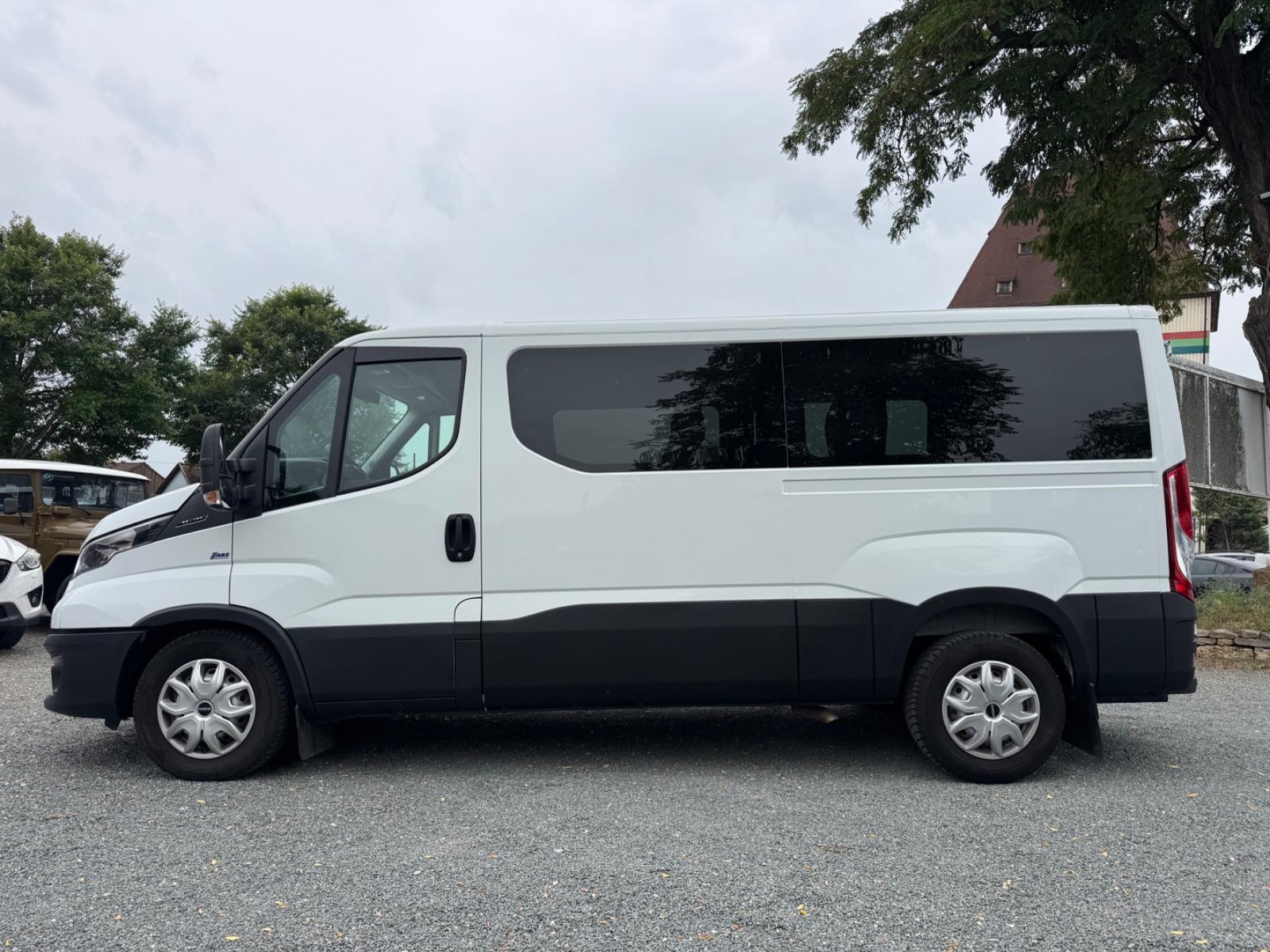 Iveco Daily 2.3 D 10 SITZ/KLIMA/STANDH/AHK/NUR 11.9 KM