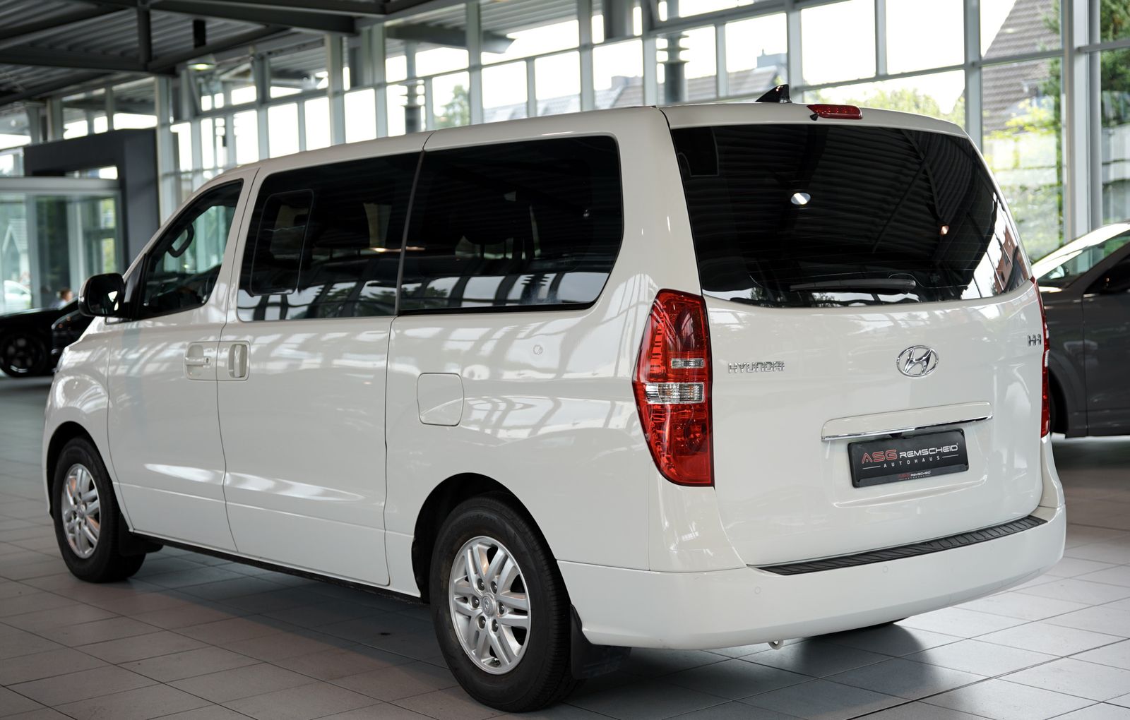 Hyundai H 1