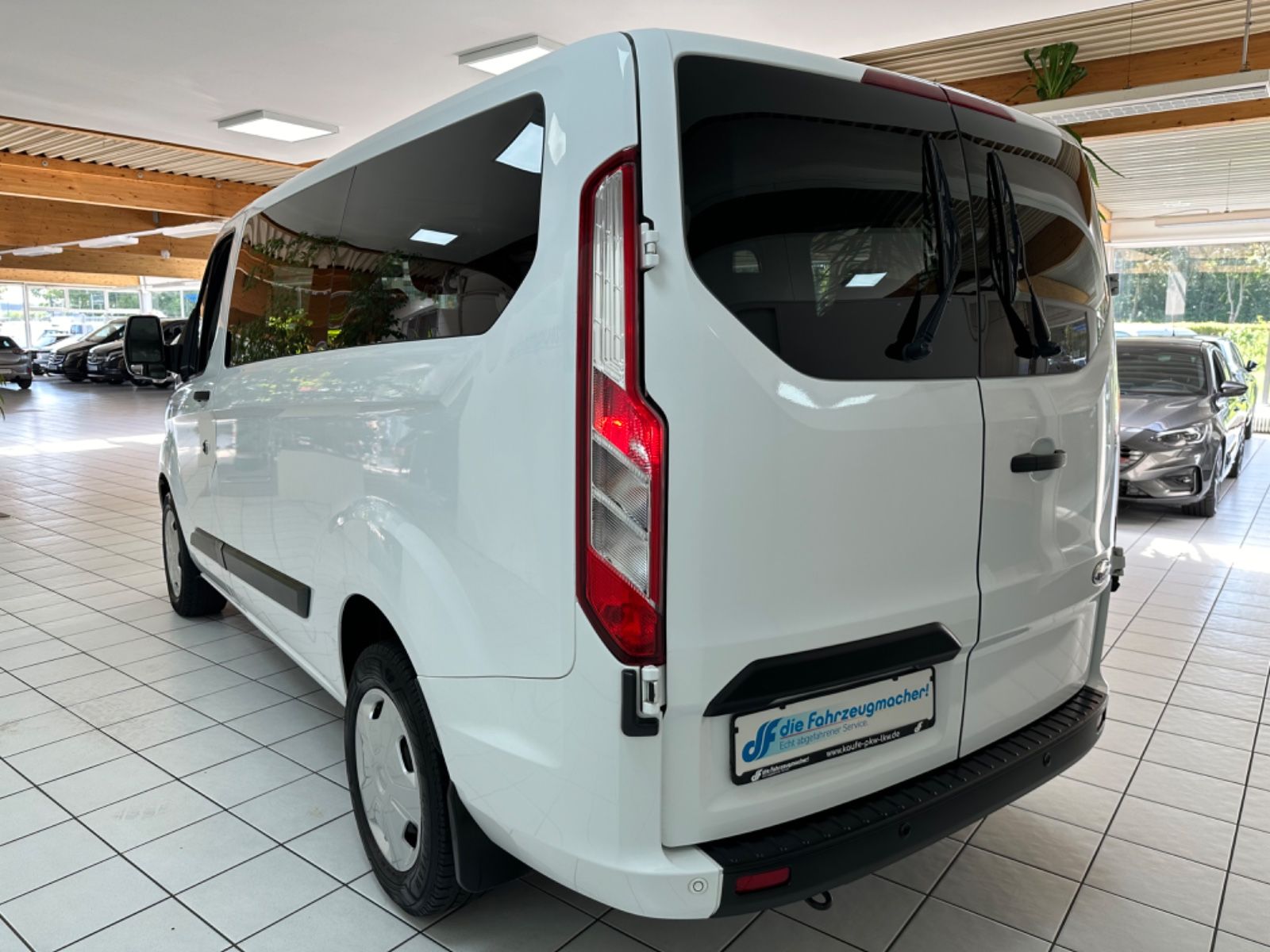 Fahrzeugabbildung Ford Transit Custom Kombi 320 L1 Trend *Doppel Klima*