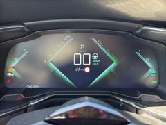 Fahrzeugabbildung DS Automobiles DS 7 Crossback 1.6 E-Tense 300 Performance Line