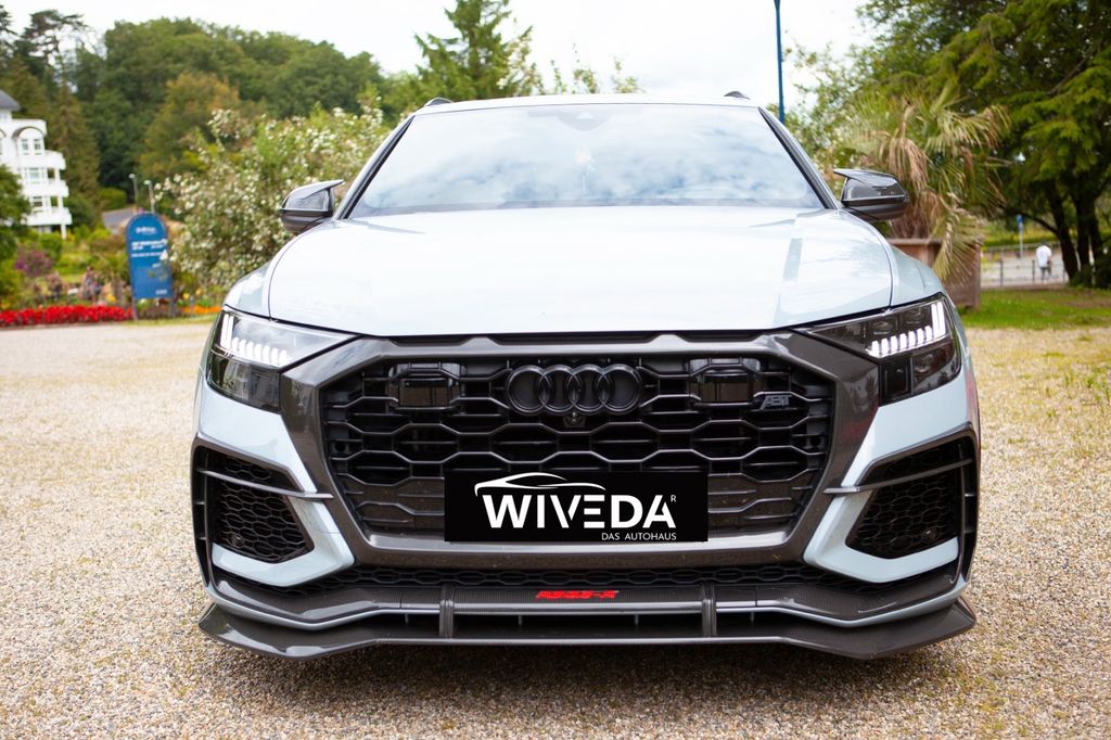 AUDI RSQ8