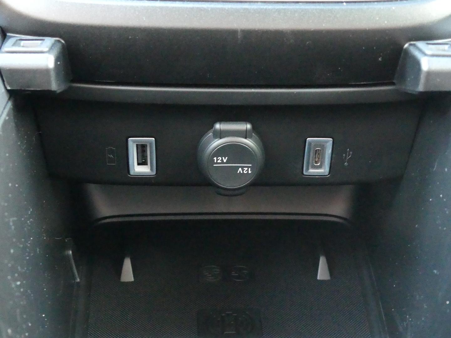 Fiat 600 HYBRID SPORT 1.2 145 PS DCT6 LED NAVI KAMERA