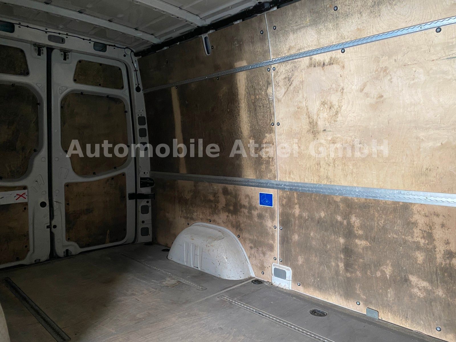 Fahrzeugabbildung Volkswagen Crafter 35 L2H2 AHK+TEMPOMAT+KLIMA (5105)