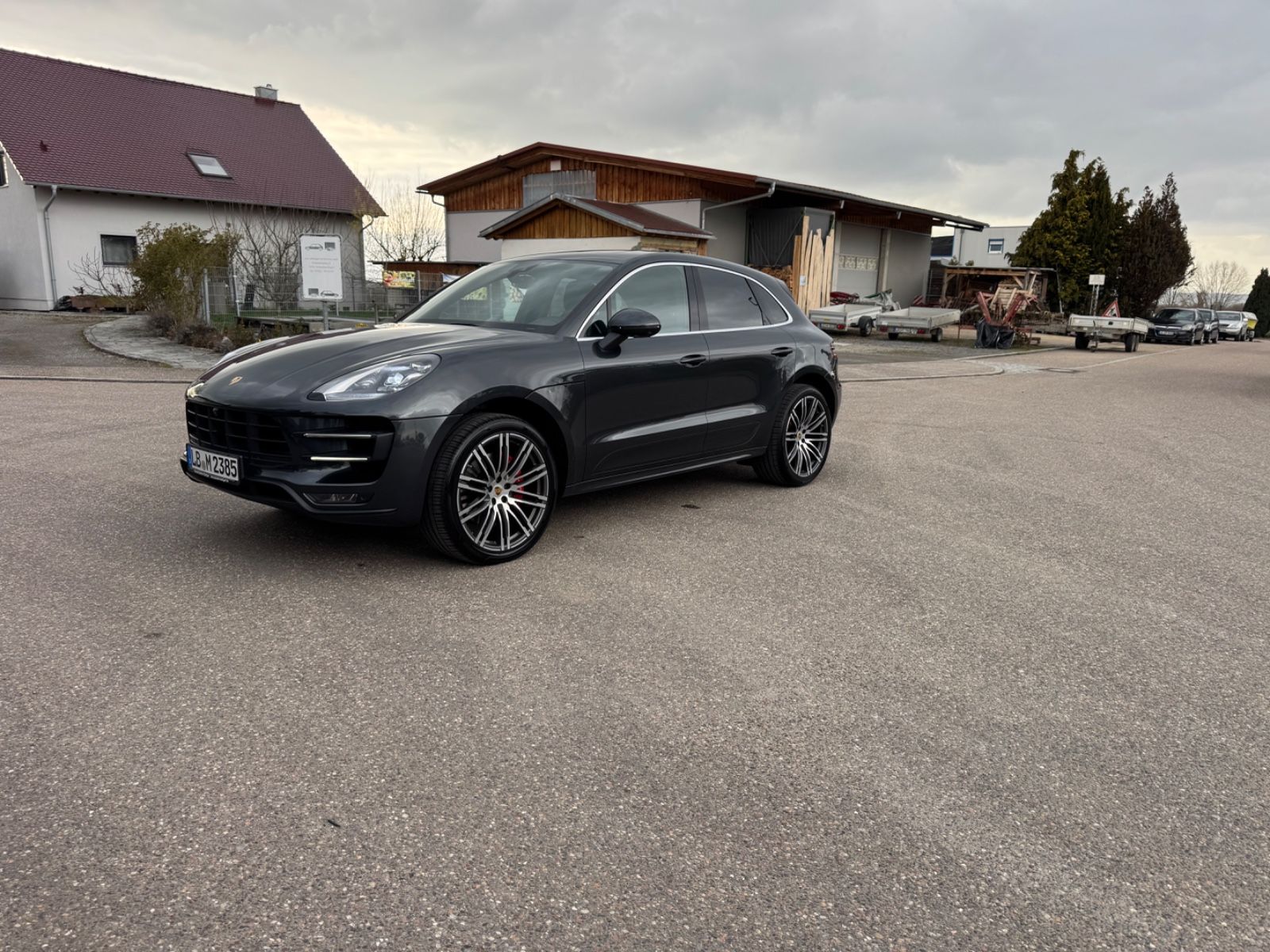 PORSCHE Macan