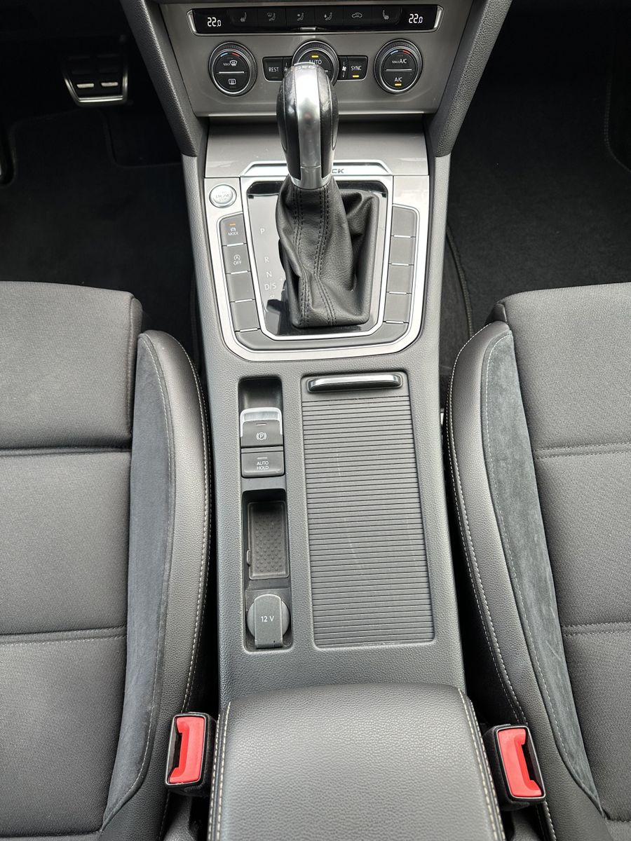 Fahrzeugabbildung Volkswagen Passat Alltrack 2.0 TSI DSG NAV+SHZ+ACC+KAMERA+2